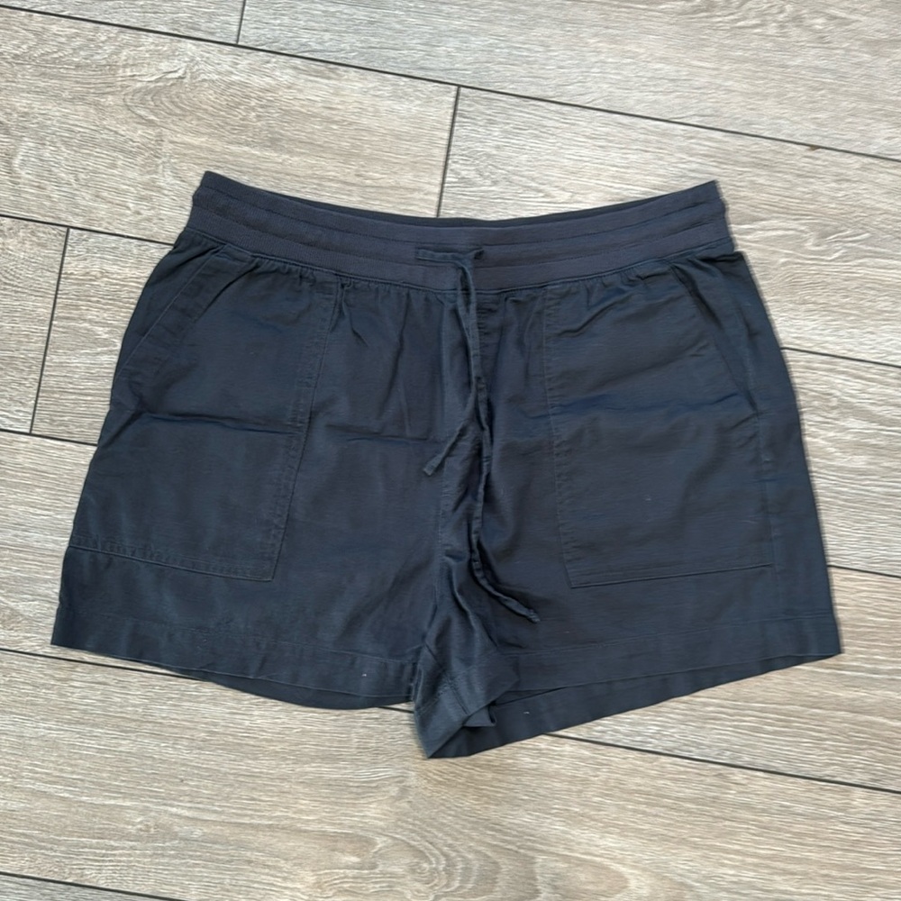 Gap medium drawstring shorts, color gray